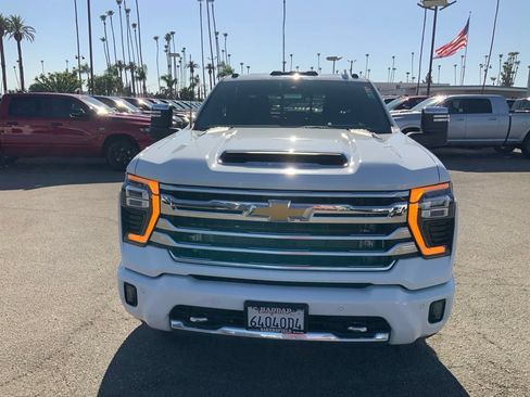 Used 2025 Chevrolet Silverado 3500 High Country w/ High Country Premium Package AWD/4WD image 2