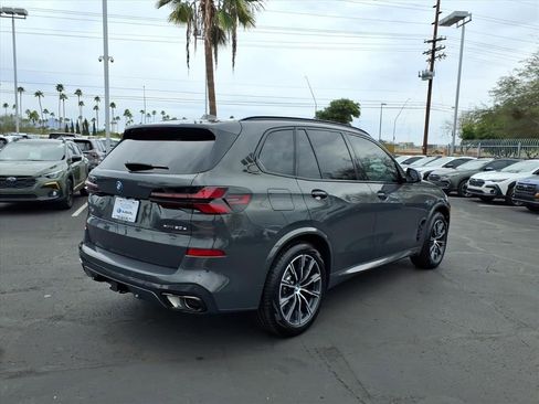 Used 2026 BMW X5 xDrive50e image 9