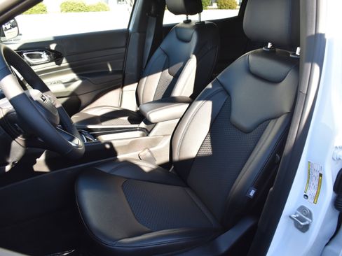 New 2026 Jeep Compass Latitude image 28