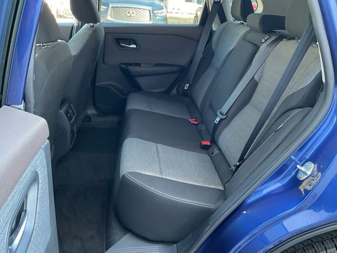 Used 2023 Nissan Rogue SV image 14