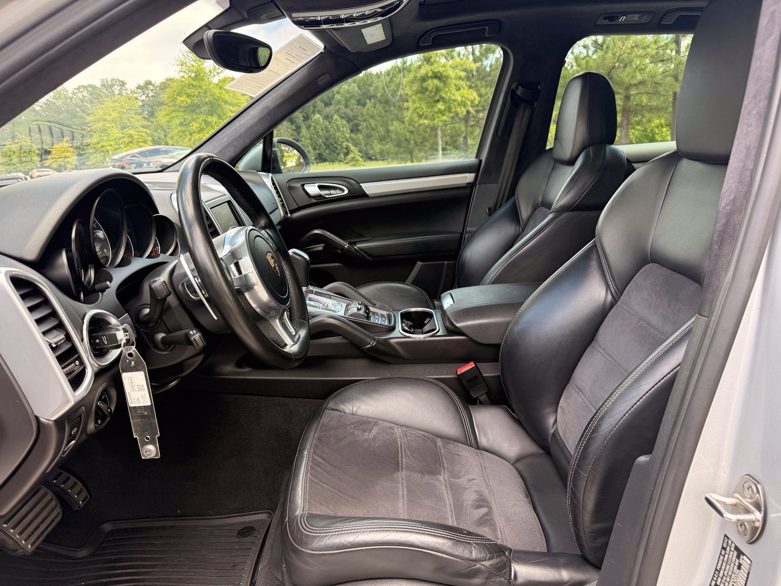 Used 2013 Porsche Cayenne GTS AWD/4WD image 33