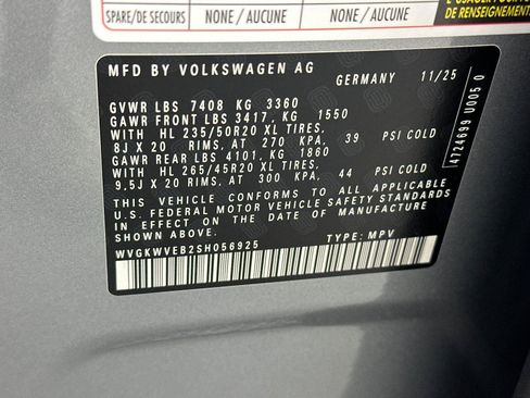 New 2025 Volkswagen ID. Buzz Pro S Plus RWD image 28