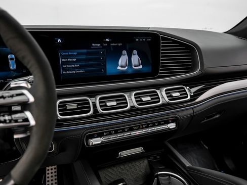 Used 2024 Mercedes-Benz GLS 63 AMG 4MATIC image 27