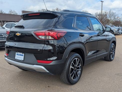 Used 2025 Chevrolet TrailBlazer LT image 3