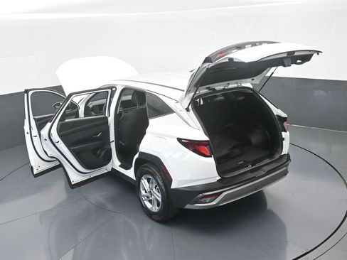 Used 2025 Hyundai Tucson SE image 66