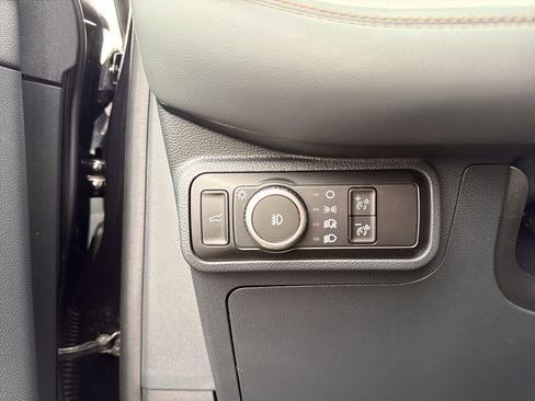 Used 2025 Ford Explorer Active w/ Active Comfort Package image 15