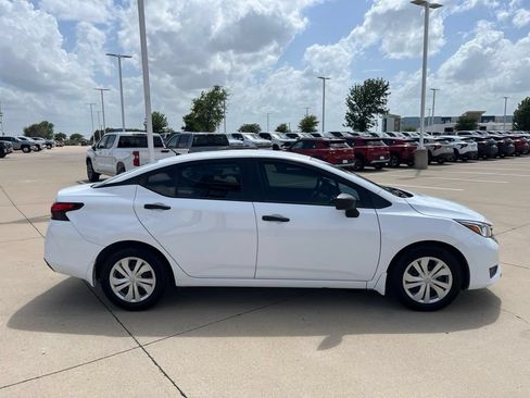 Used 2023 Nissan Versa S w/ Trunk Package FWD image 6