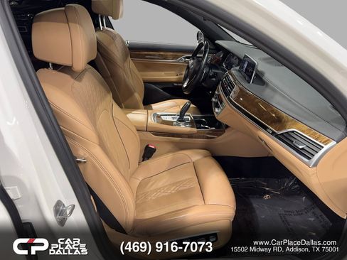 Used 2016 BMW 750i image 32
