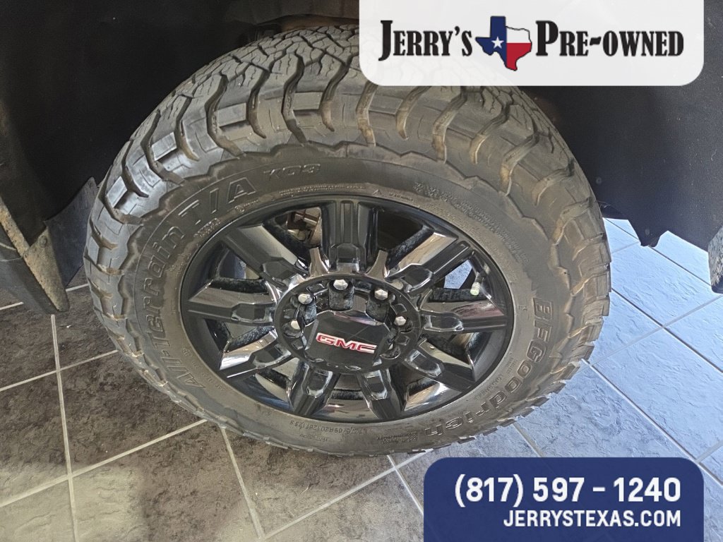 Used 2025 GMC Sierra 2500 AT4 w/ AT4 Premium Plus Package AWD/4WD image 4