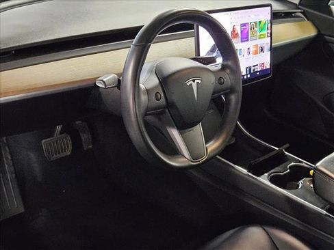 Used 2019 Tesla Model 3 Performance image 9