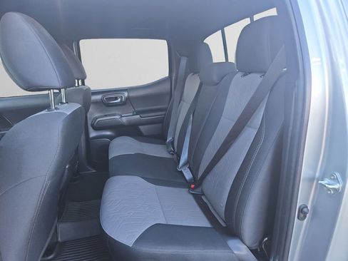 Used 2022 Toyota Tacoma TRD Off-Road image 14