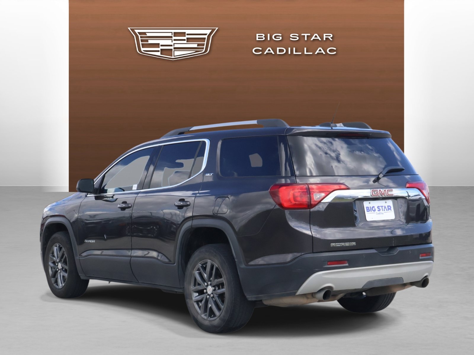 Used 2018 GMC Acadia SLT FWD image 3