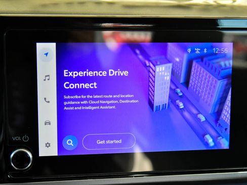 Used 2025 Toyota Camry SE image 25