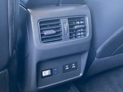Certified 2025 Nissan Rogue SL w/ SL Premium Package FWD image 15