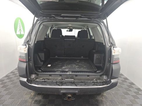 Used 2021 Toyota 4Runner SR5 AWD/4WD image 18