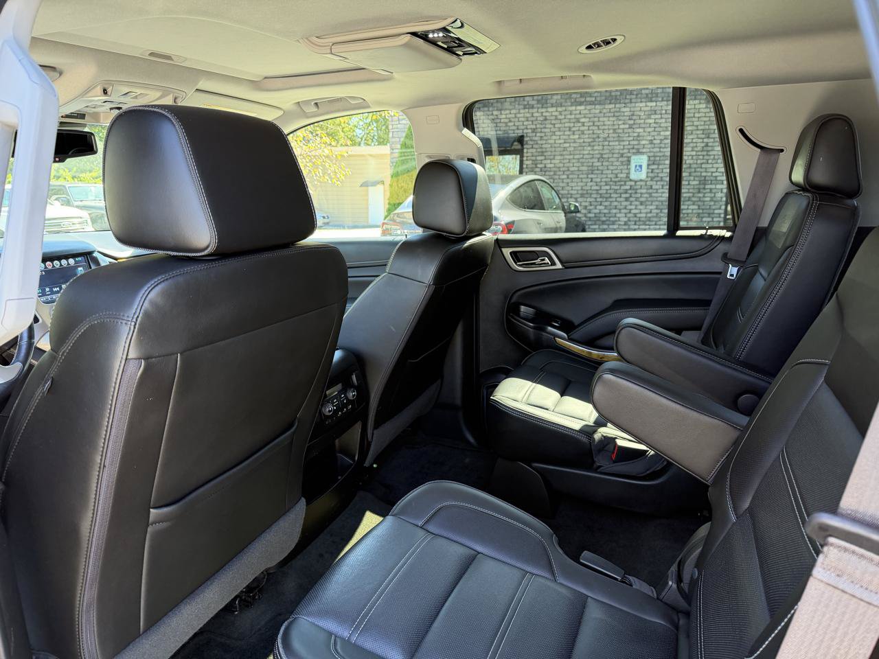 Used 2017 GMC Yukon Denali w/ Open Road Package AWD/4WD image 15