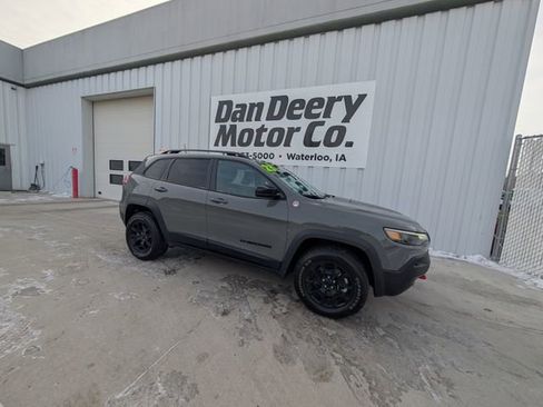 Used 2023 Jeep Cherokee Trailhawk w/ Trailer Tow Group image 33