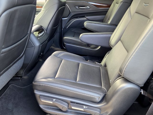 Used 2021 Cadillac Escalade Luxury RWD image 11