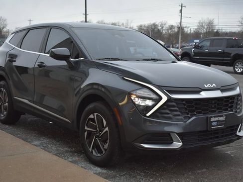Used 2023 Kia Sportage LX image 7