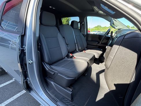 Used 2025 Chevrolet Silverado 1500 Custom AWD/4WD image 33