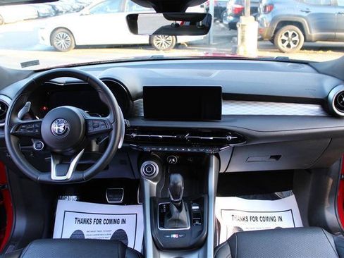Used 2024 Alfa Romeo Tonale Veloce w/ Premium Interior Package AWD/4WD image 14