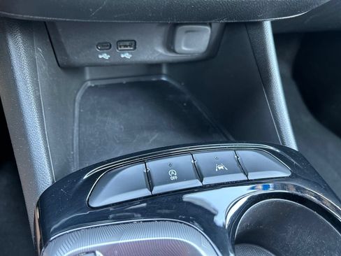 Used 2025 Buick Envista Sport Touring w/ Convenience I Package FWD image 30