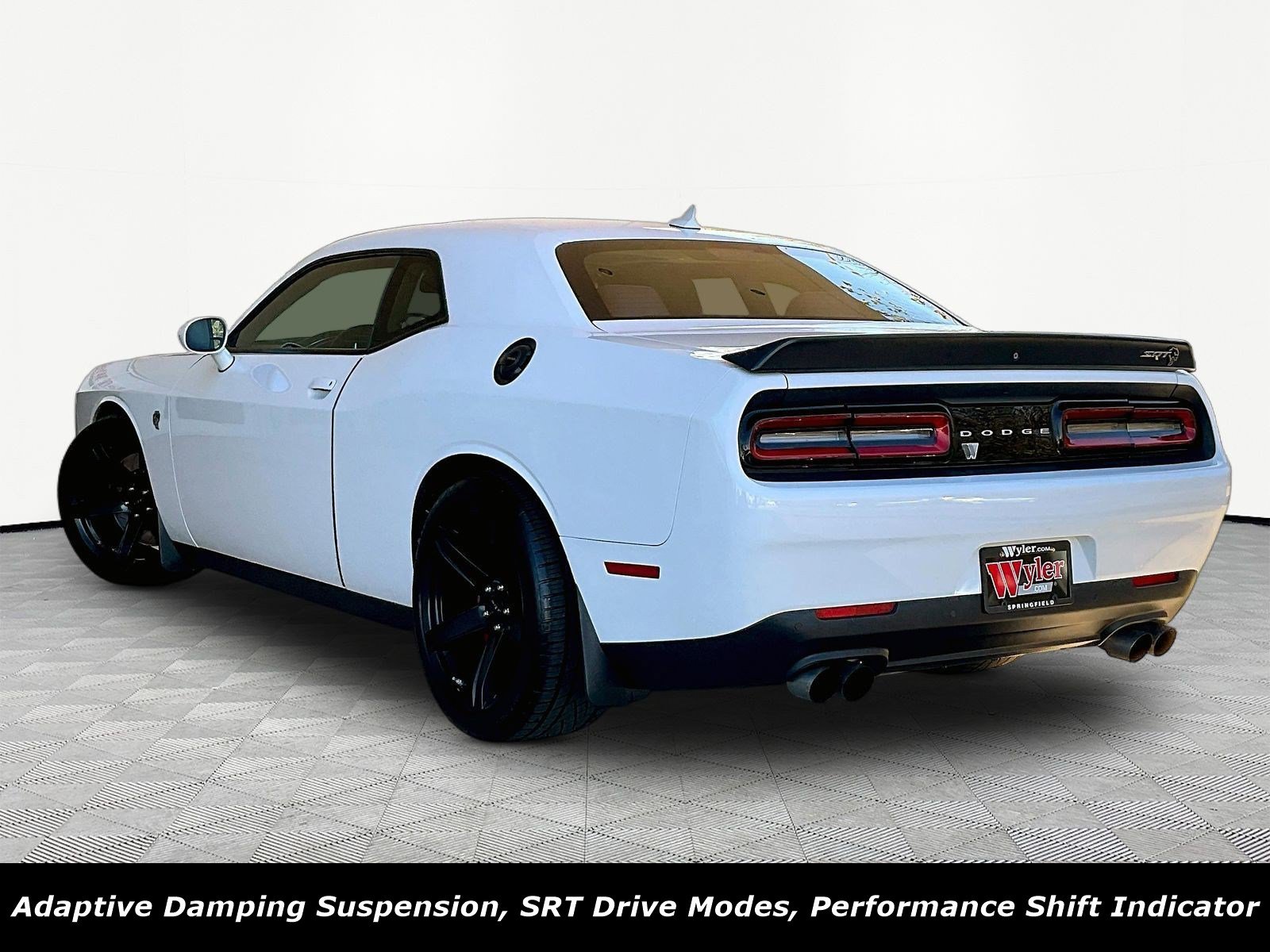 Used 2018 Dodge Challenger SRT Hellcat RWD image 4