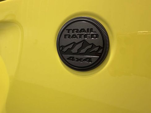 Used 2023 Jeep Wrangler Unlimited Sahara AWD/4WD image 9