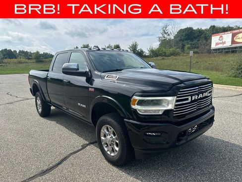 Used 2022 RAM 2500 Laramie AWD/4WD image 1