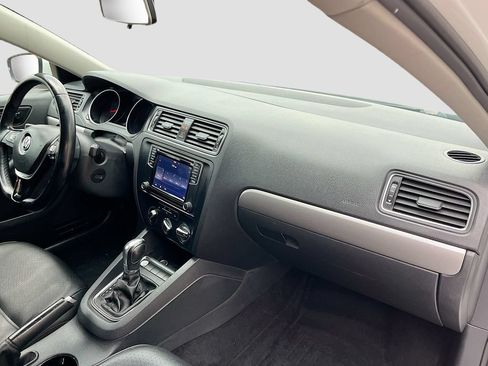 Used 2017 Volkswagen Jetta SE FWD image 27