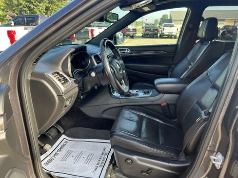 Used 2018 Jeep Grand Cherokee Overland AWD/4WD image 18