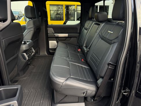 Used 2025 Ford F450 Platinum w/ FX4 Off-Road Package image 31