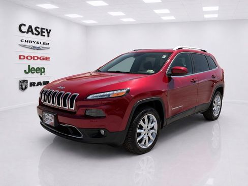 Used 2017 Jeep Cherokee Limited AWD/4WD image 2