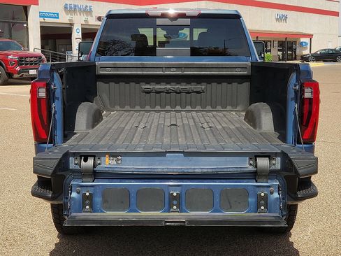 Used 2024 GMC Sierra 2500 Denali w/ Denali Reserve Package image 9