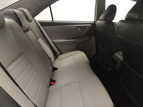 Used 2016 Toyota Camry SE w/ Protection Package (Q2) FWD image 19