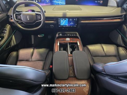 New 2026 Lincoln Navigator L Black Label AWD/4WD image 11