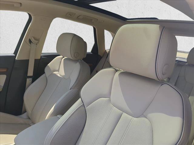 Used 2021 Audi Q5 2.0T Premium Plus w/ Premium Plus Package AWD/4WD image 15