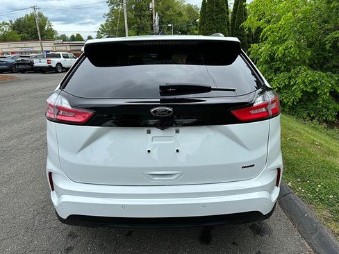 New 2024 Ford Edge SE w/ Black Appearance Package image 8