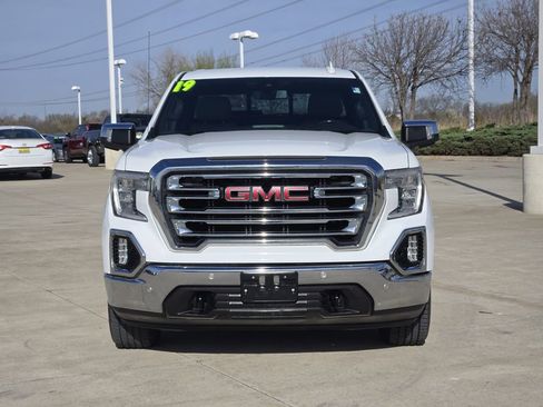 Used 2019 GMC Sierra 1500 SLT image 2