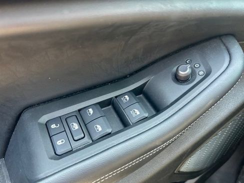 Used 2025 Jeep Grand Cherokee Laredo X w/ Luxury Tech Group I RWD image 15