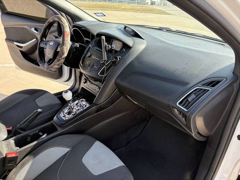 Used 2017 Ford Focus ST FWD image 14