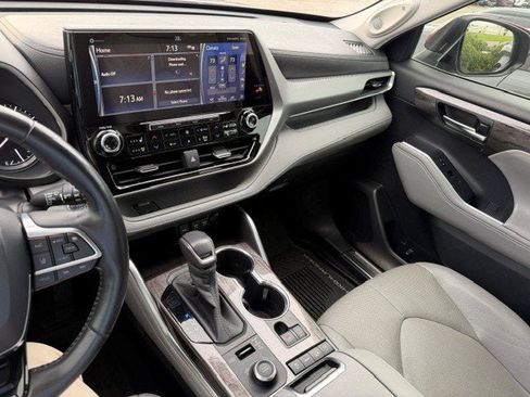 Used 2020 Toyota Highlander Platinum AWD/4WD image 11