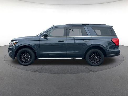 Used 2023 Ford Expedition XLT AWD/4WD image 2