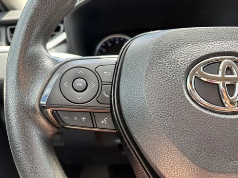 Used 2021 Toyota RAV4 LE FWD image 15