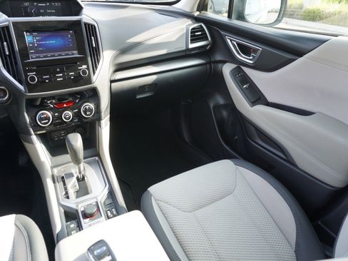 Used 2019 Subaru Forester Premium image 17