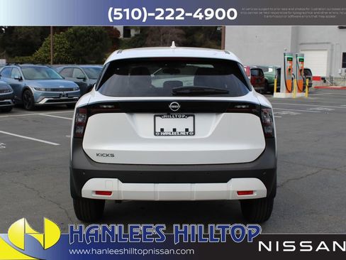 New 2025 Nissan Kicks SV image 8