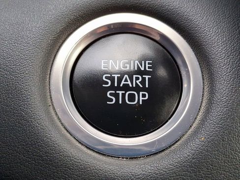 Used 2024 Toyota Highlander LE image 23