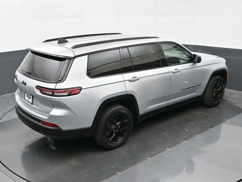 Used 2024 Jeep Grand Cherokee L Laredo AWD/4WD image 40