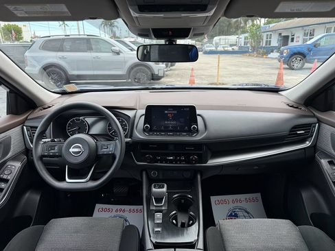 Used 2023 Nissan Rogue SV FWD image 16