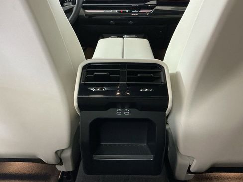Certified 2024 BMW 530i w/ Premium Package RWD image 27